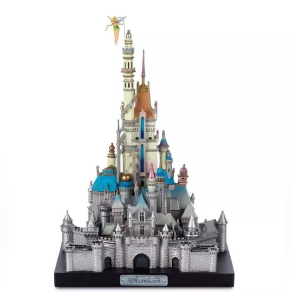HONG KONG DISNEYLAND DISNEY 100 CASTLE OF MAGICAL DREAMS FIGURINE*NIB*